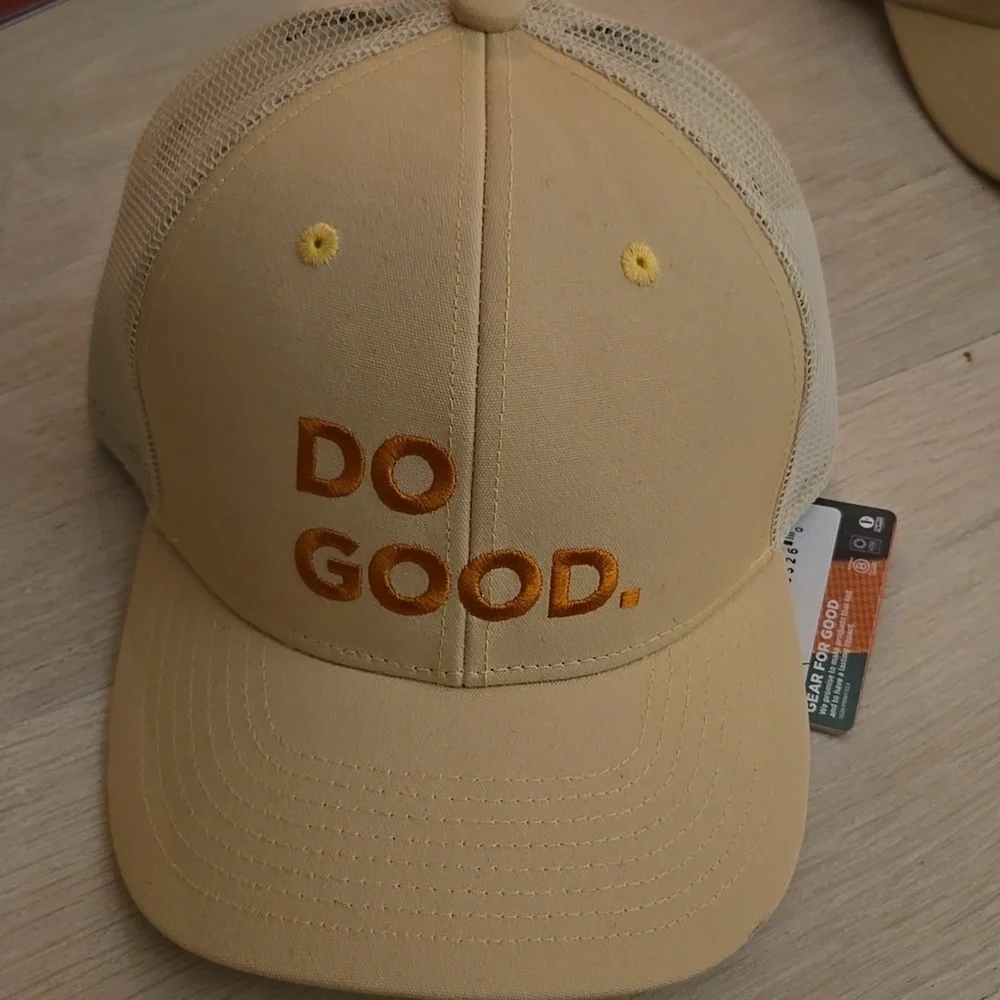 NWT HOST PICK🎉 Cotopaxi Kids Do Good Trucker Hat-Wheat
